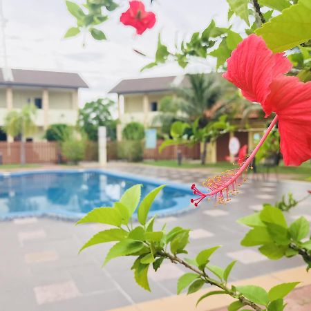 Adina Drive-In Motel Cenang - Managed By Shell Out Resort Pantai Cenang  Eksteriør bilde